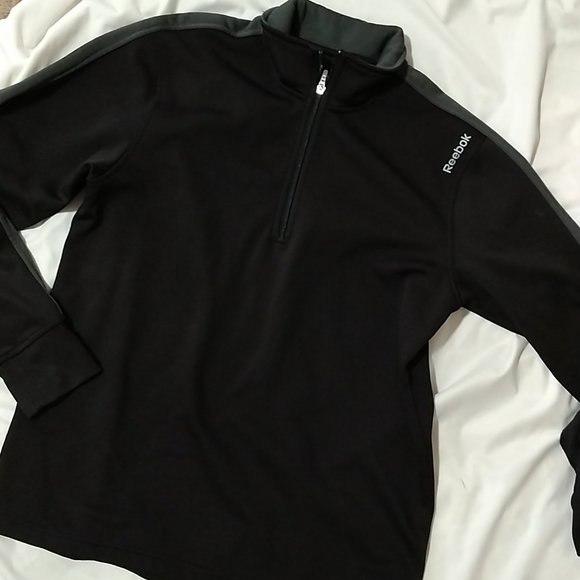 Men's medium 2/3 zip jacket. - Picture 5 of 7